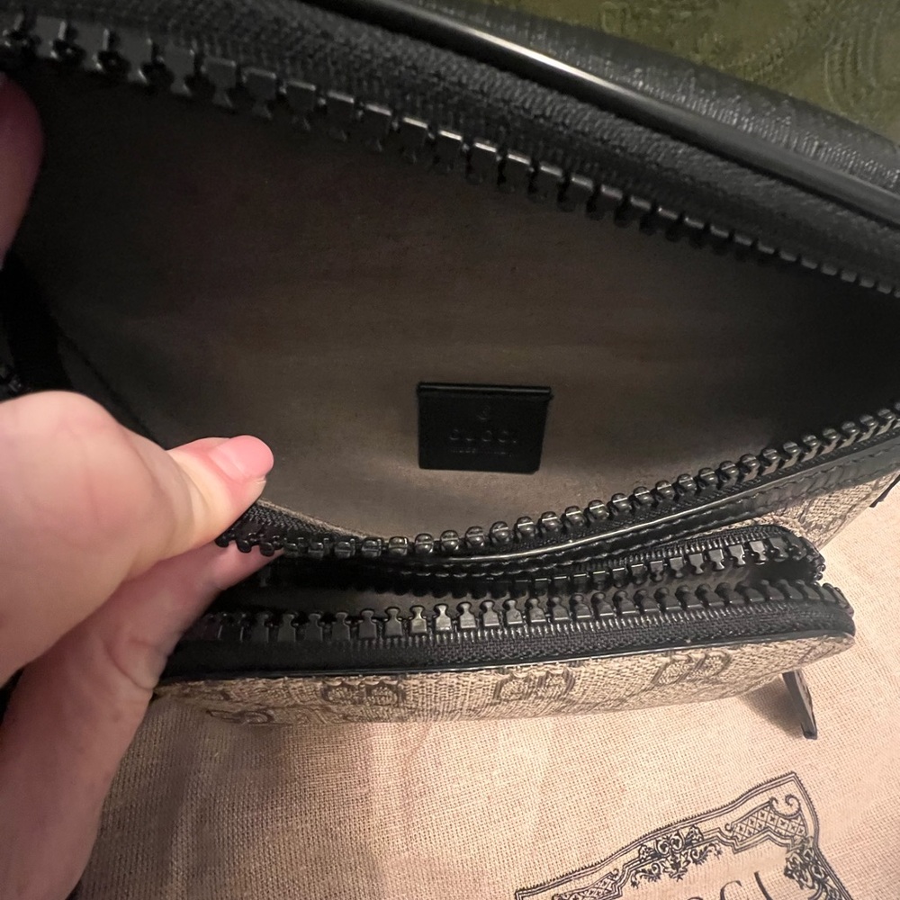 Gucci Supreme Belt Bag - Picture 9 of 14